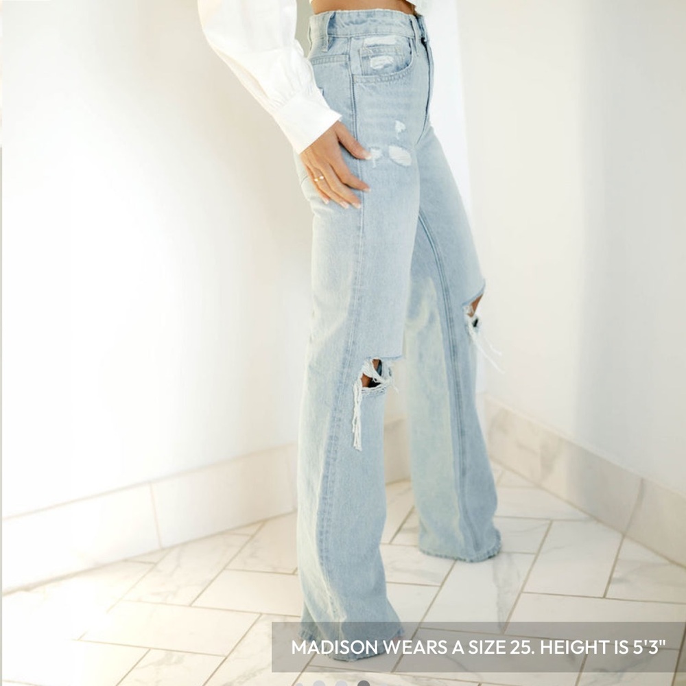High Rise Light Blue Jeans - Picture 3 of 13